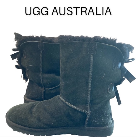 UGG Shoes - UGG sz 6 black suede Bailey bow mid boots